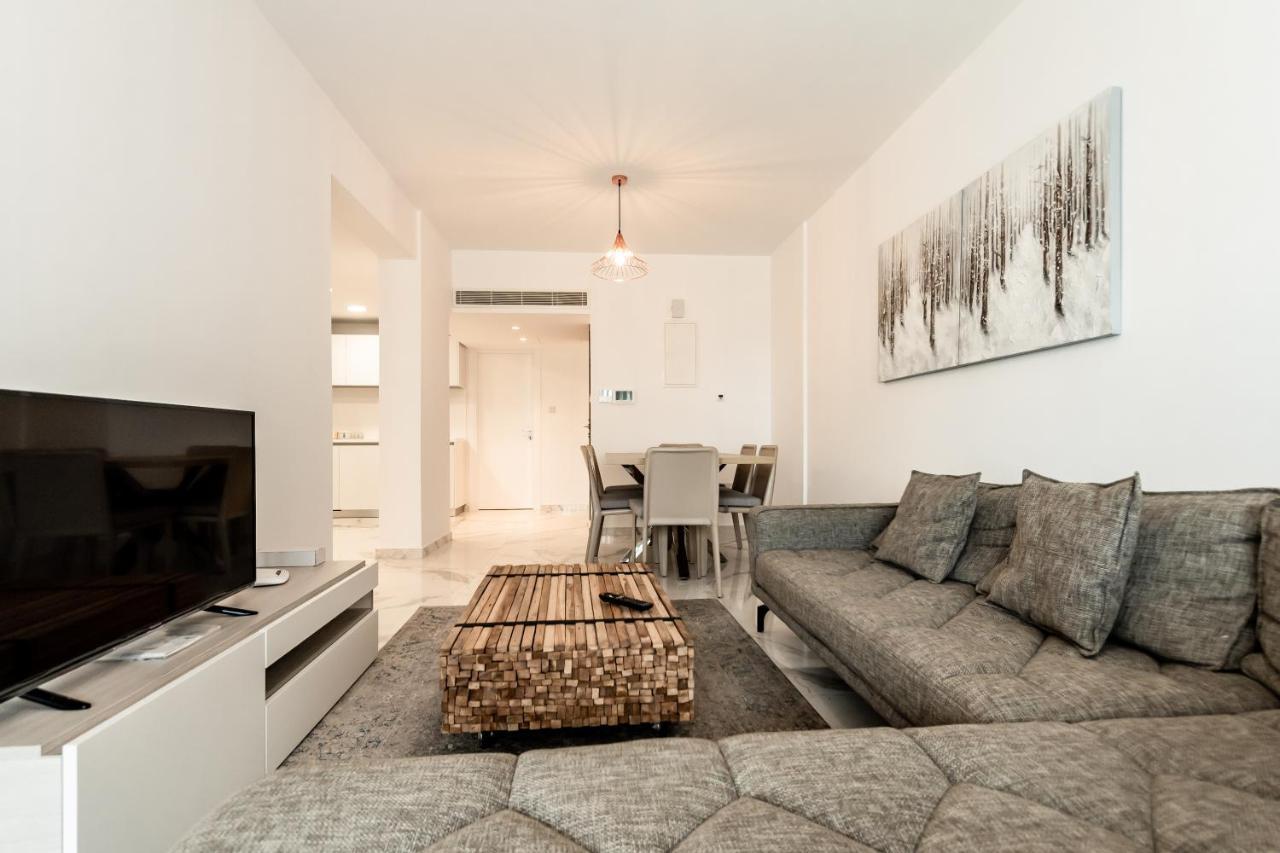 Silver House Boutique Apartment Paphos Bagian luar foto