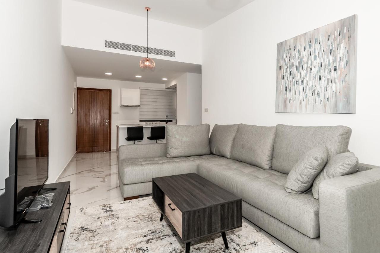 Silver House Boutique Apartment Paphos Bagian luar foto