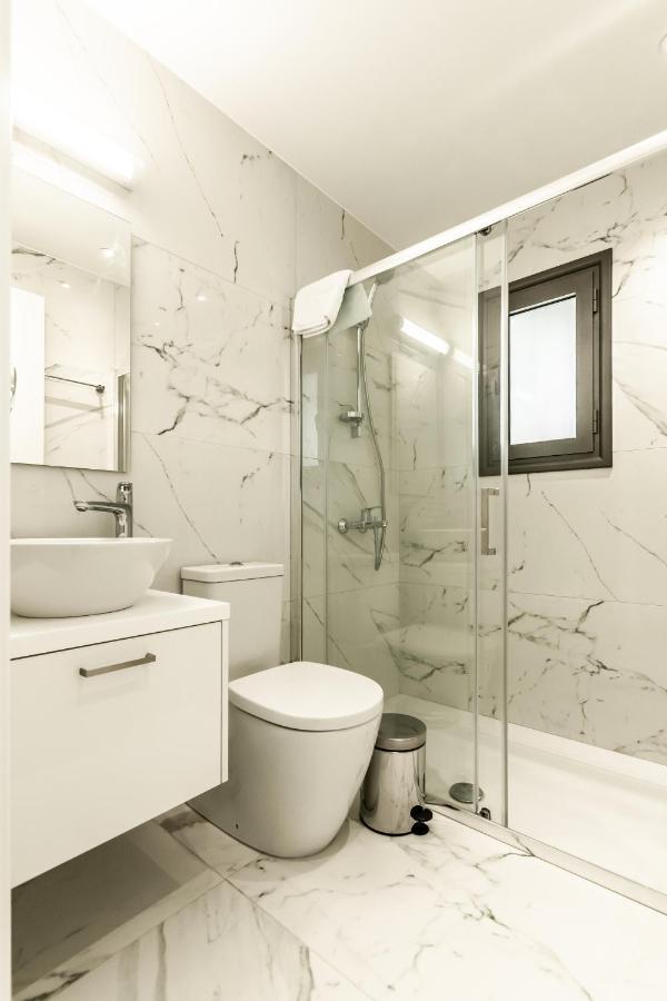 Silver House Boutique Apartment Paphos Bagian luar foto