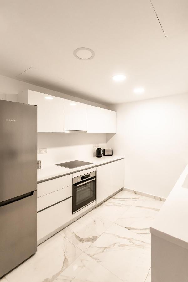 Silver House Boutique Apartment Paphos Bagian luar foto