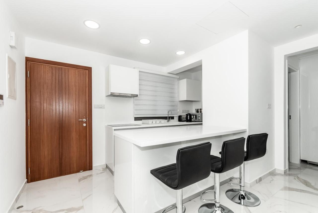 Silver House Boutique Apartment Paphos Bagian luar foto