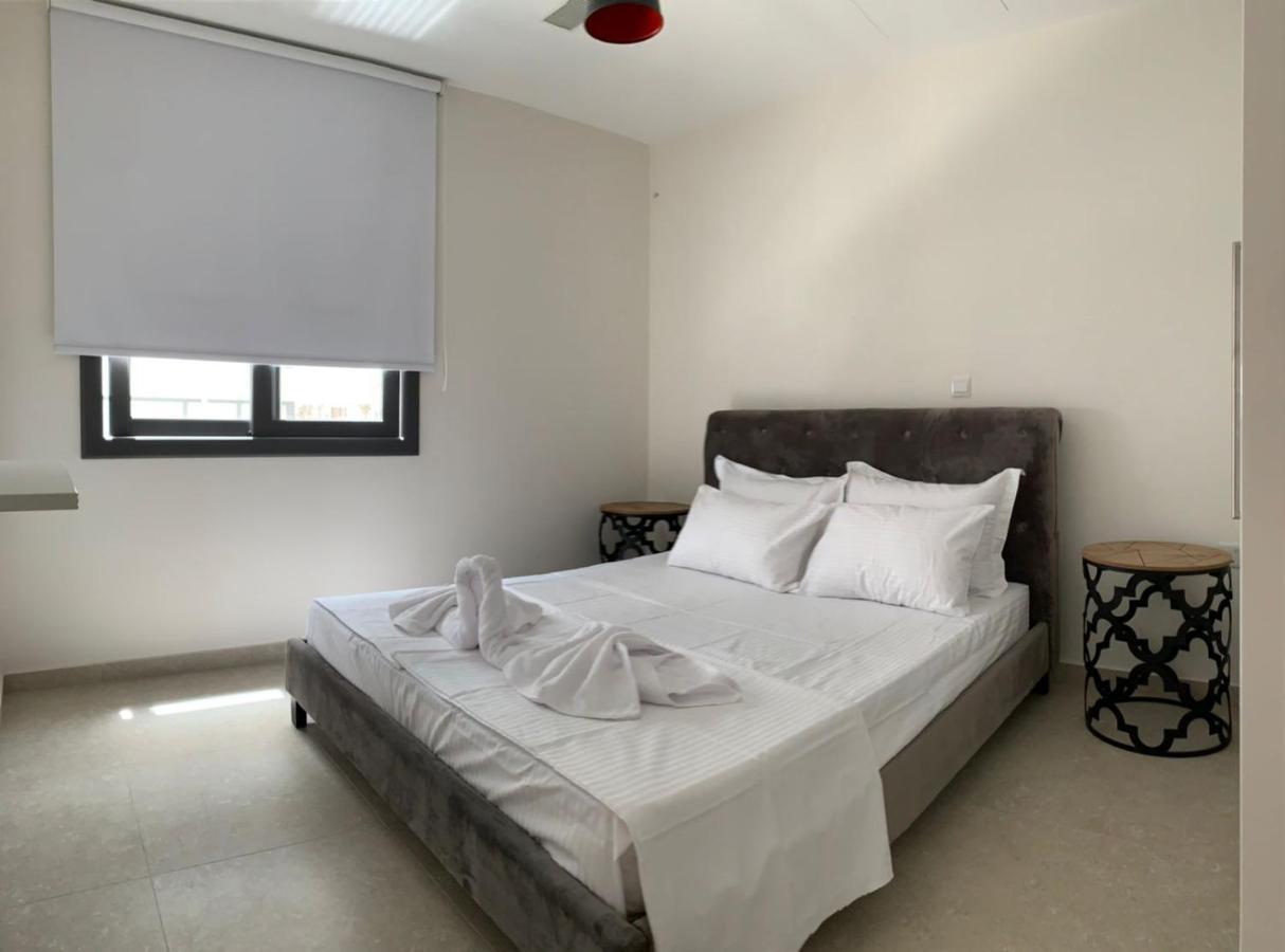 Silver House Boutique Apartment Paphos Bagian luar foto