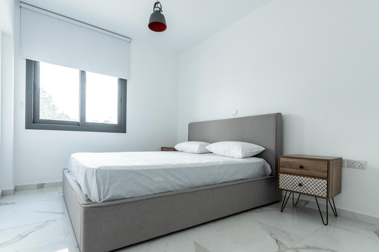 Silver House Boutique Apartment Paphos Bagian luar foto