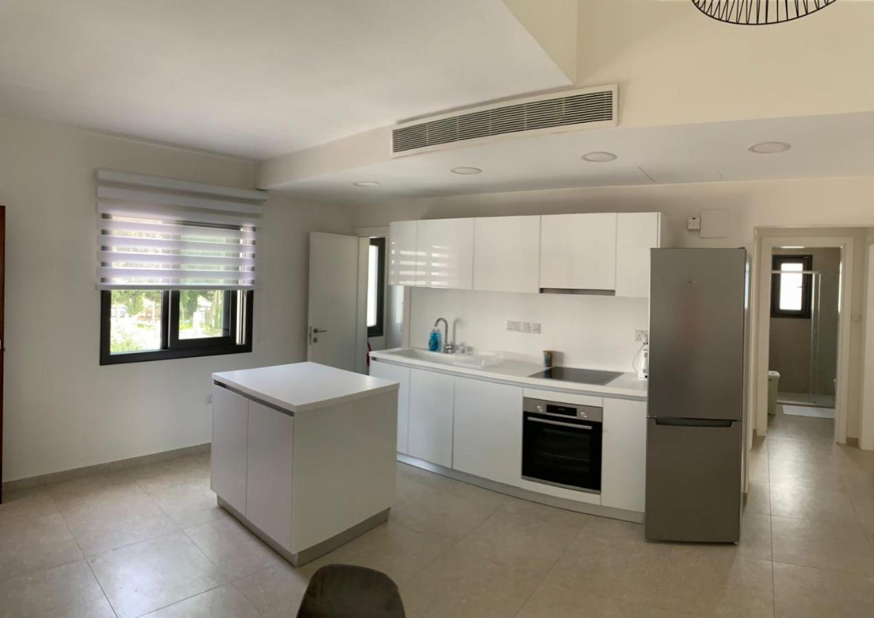Silver House Boutique Apartment Paphos Bagian luar foto