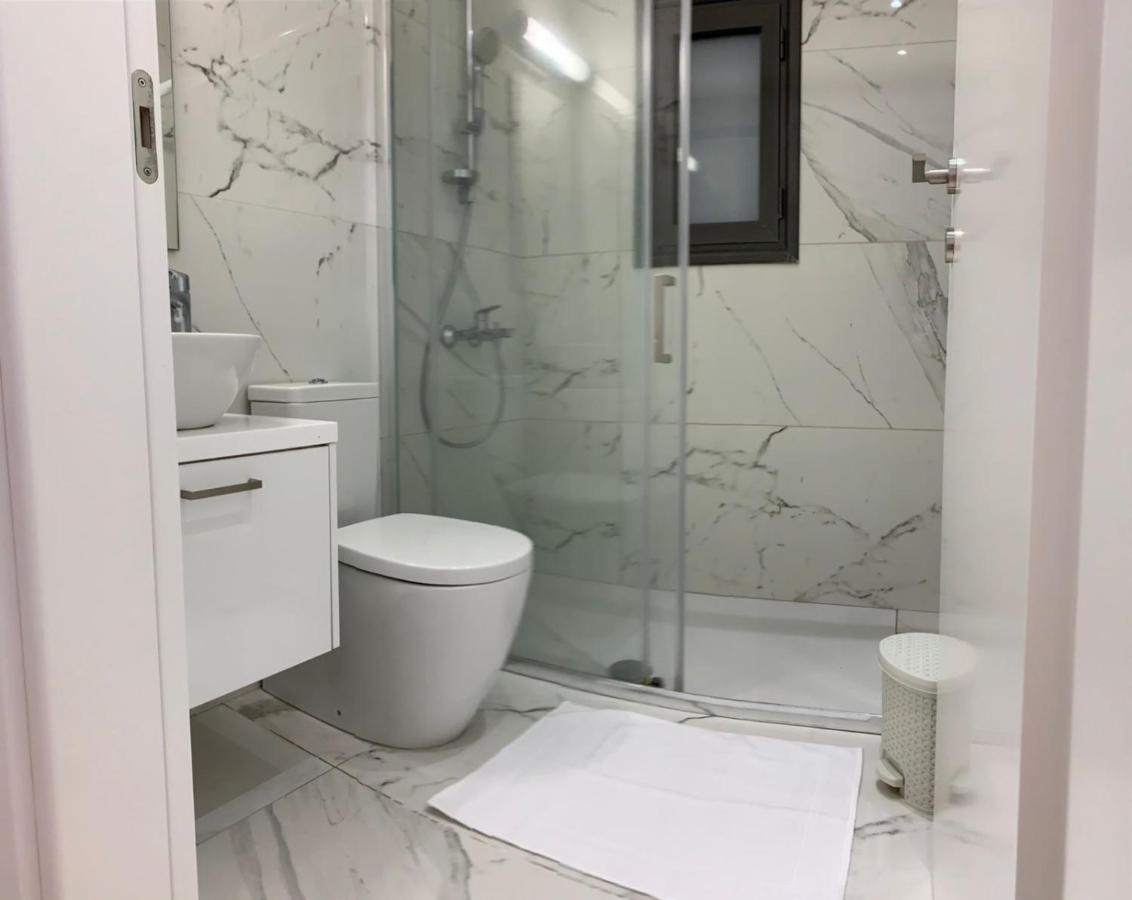 Silver House Boutique Apartment Paphos Bagian luar foto