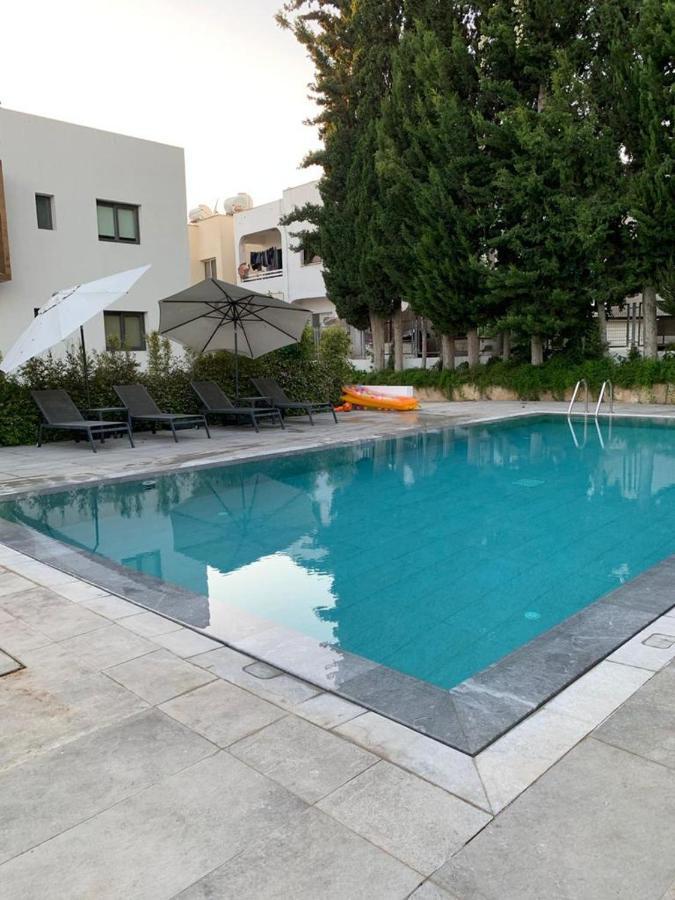 Silver House Boutique Apartment Paphos Bagian luar foto